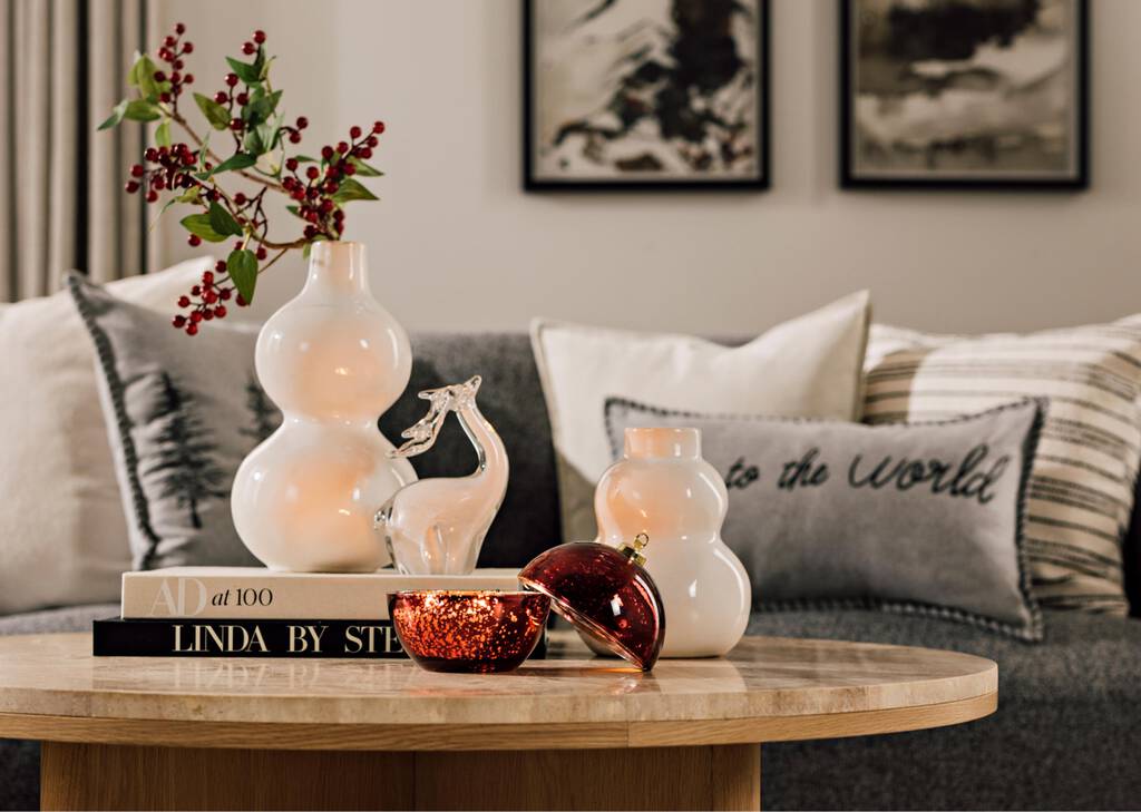 Vixen Deer Decor White