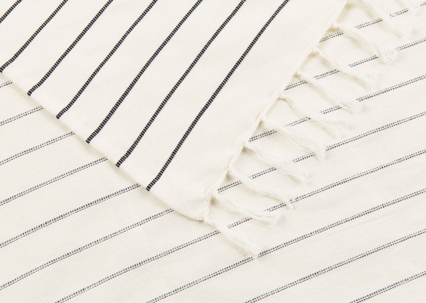 Antares Striped Throw 50x60 Ivory/Bla