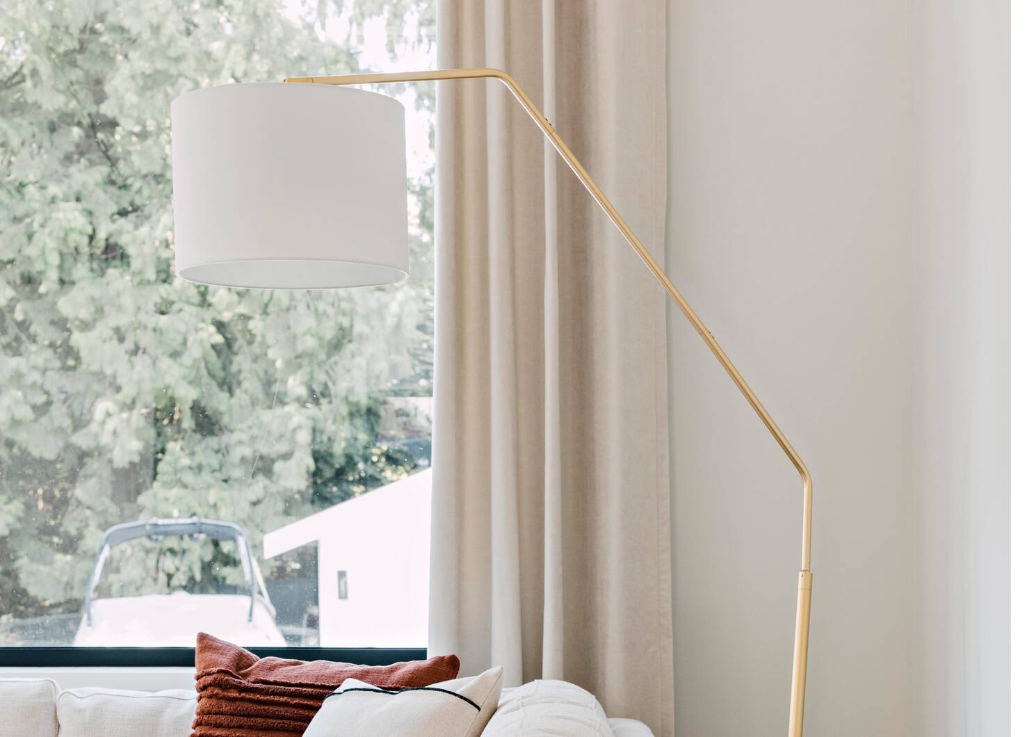 Brysen Arc Floor Lamp