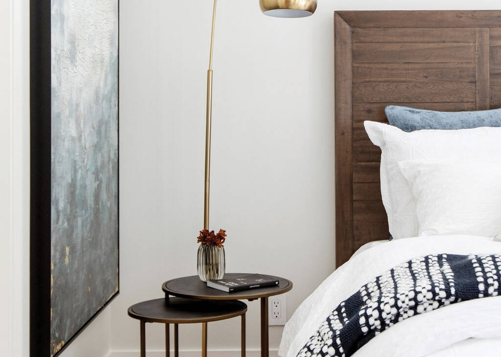 Aura Floor Lamp Brass