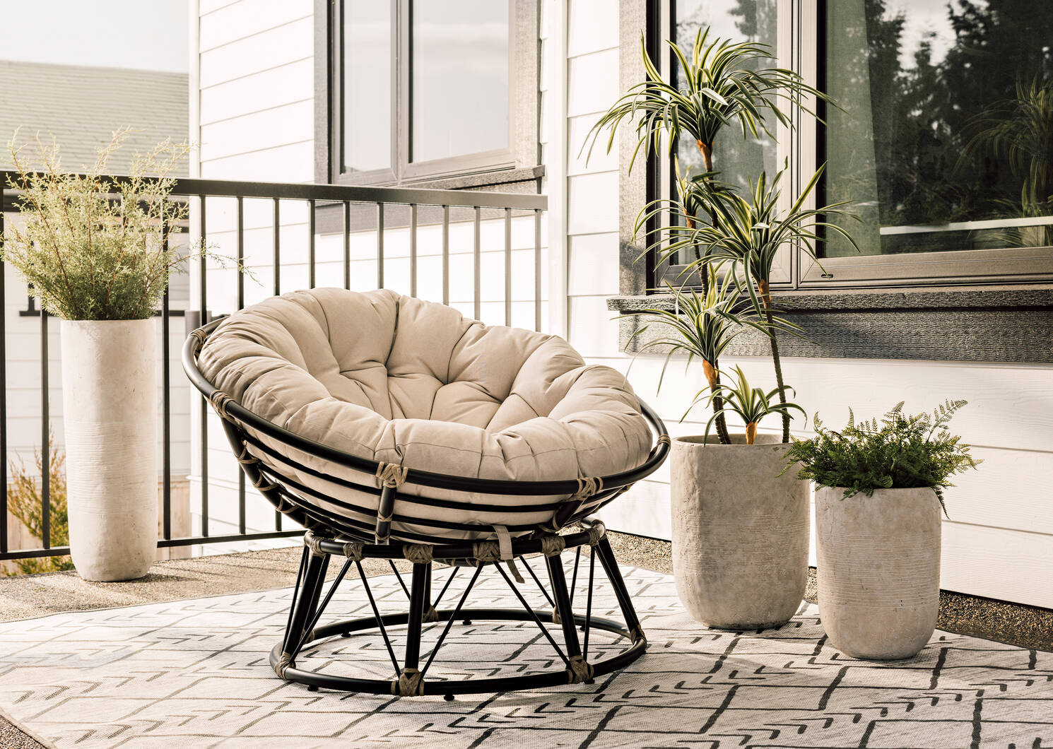 Capri Outdoor Rugs - Grey/Black