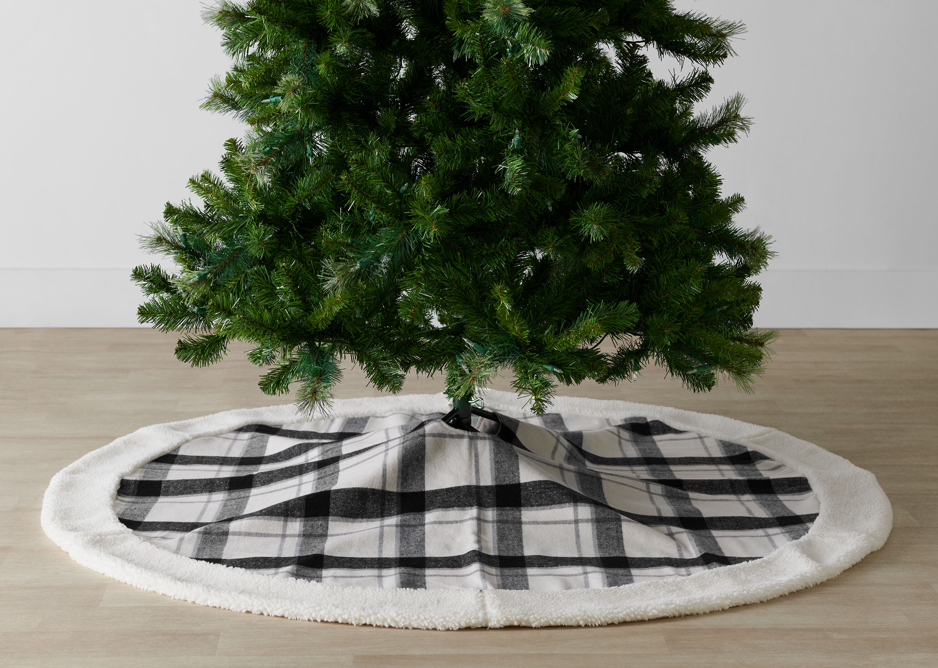 Green buffalo plaid tree skirt top