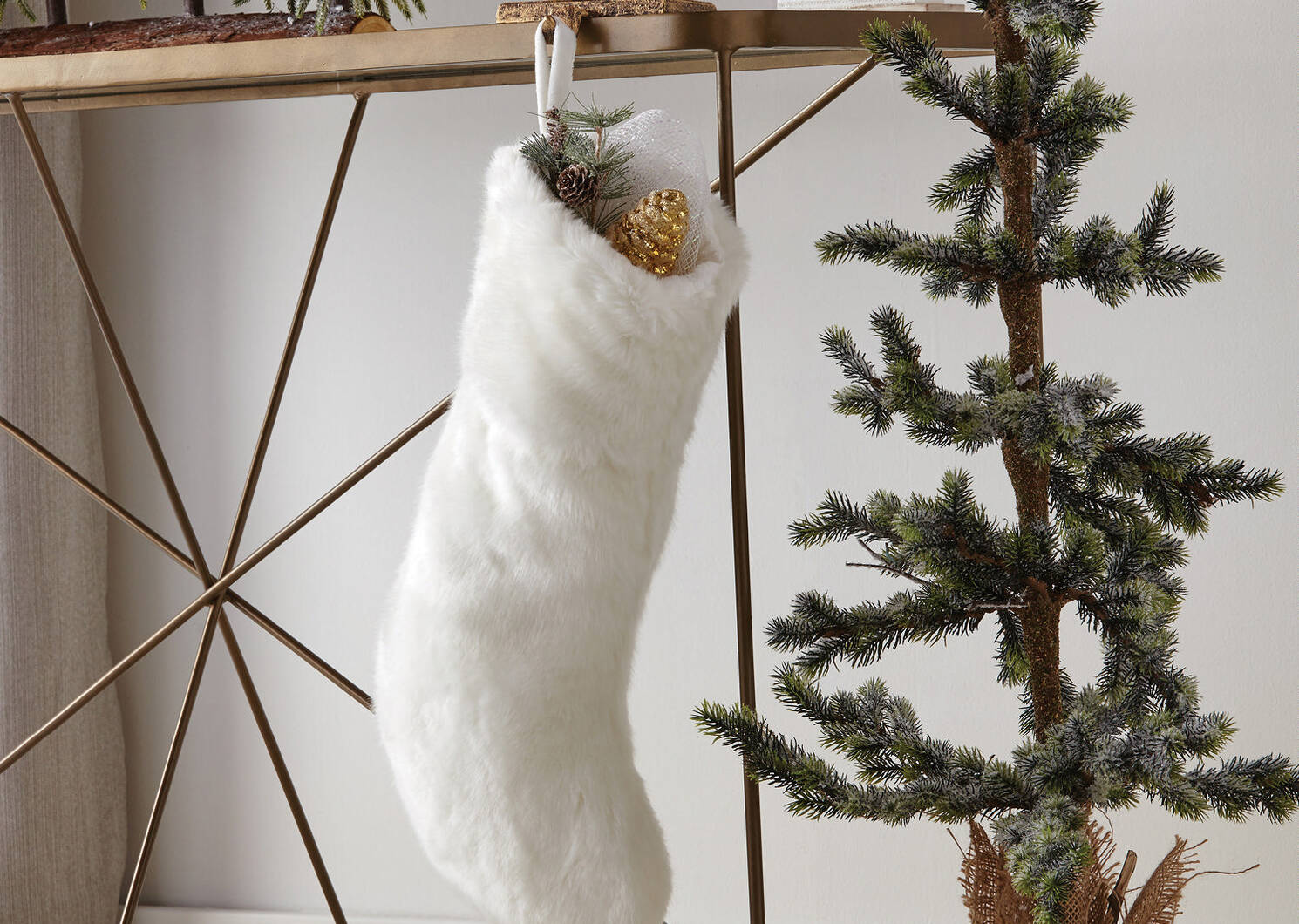 Roan Pinecone Stocking Holder Brass