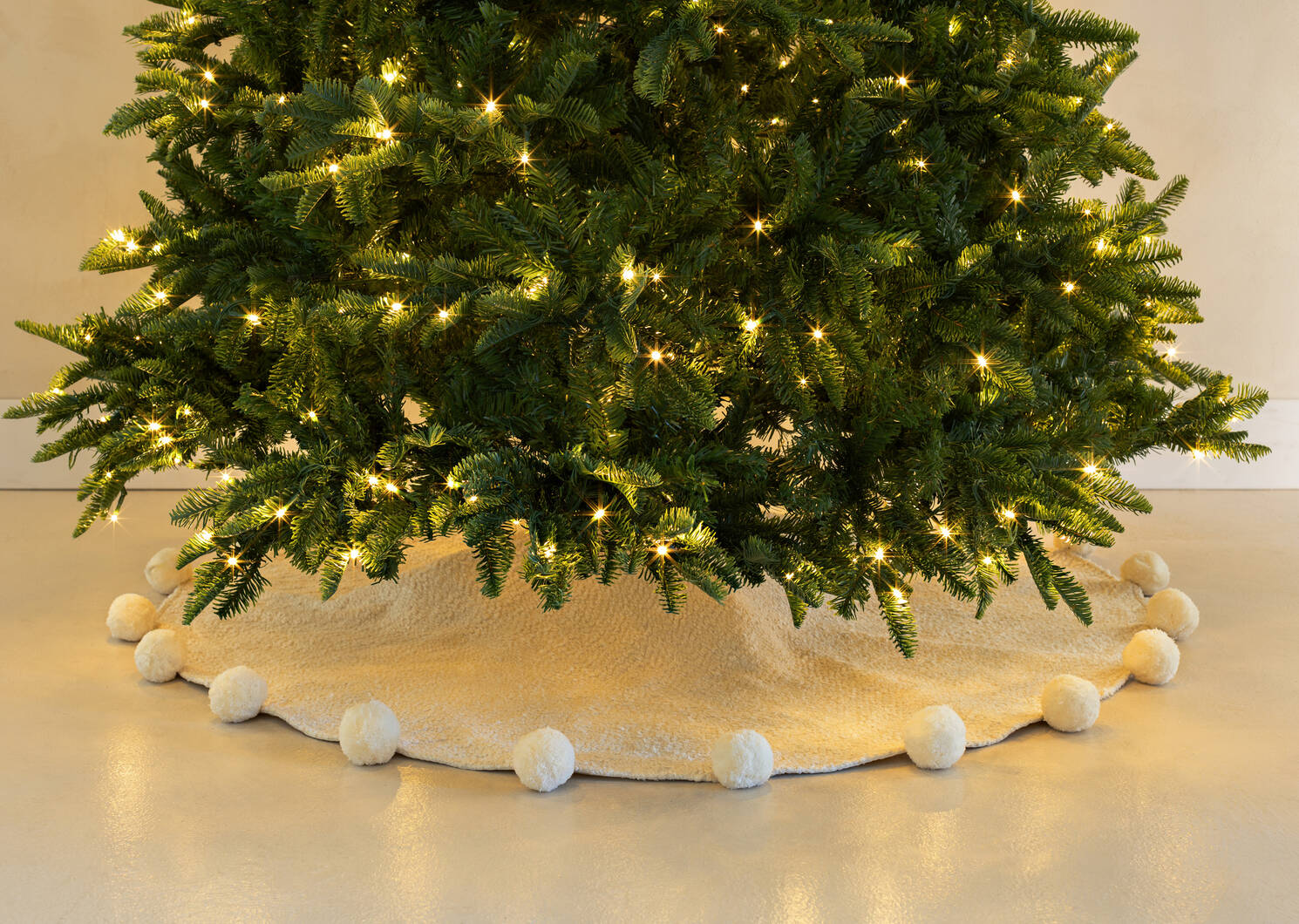 Hollis Boucle Tree Skirt Ivory