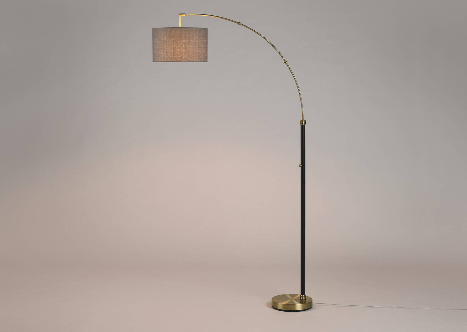 Lampe sur pied en arc Yonge noir/laiton