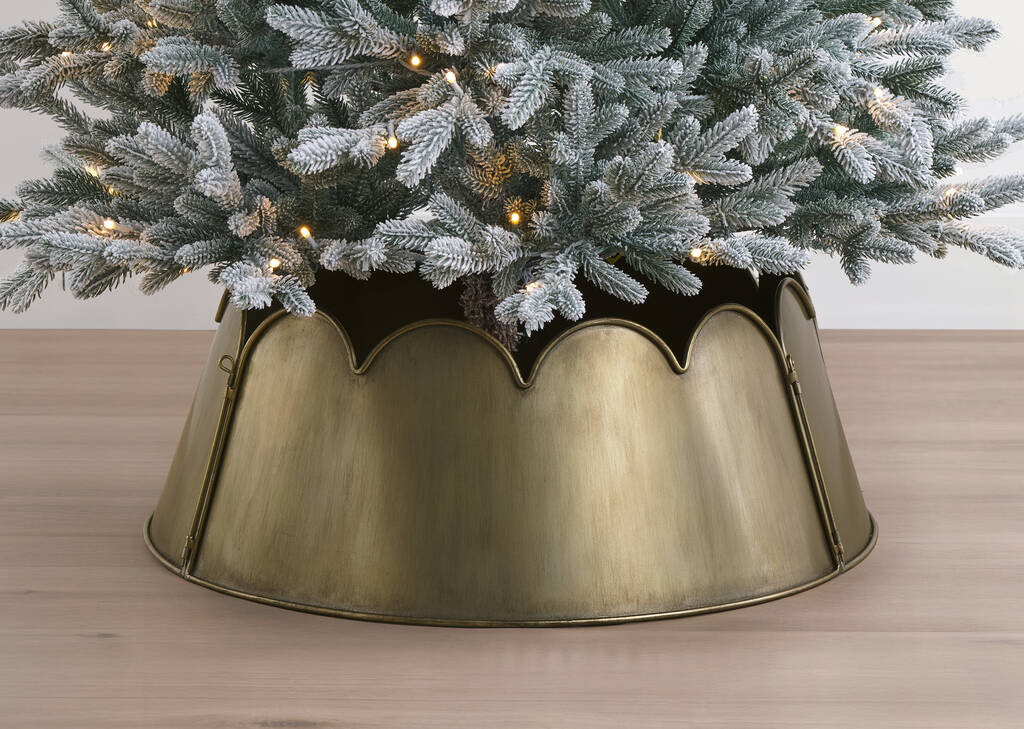Scalloped Tree Collar Brass