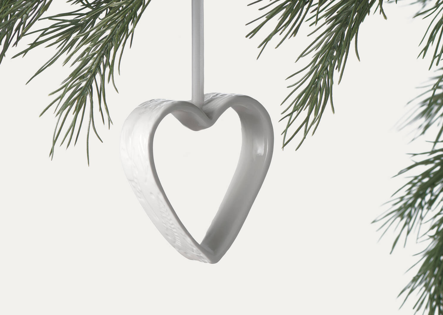 Fond Heart Ornament White