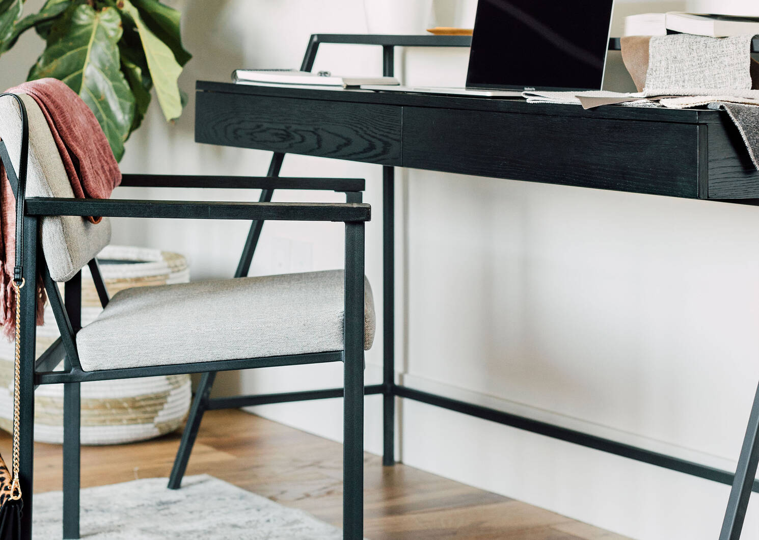 Axl Desk -Black Oak