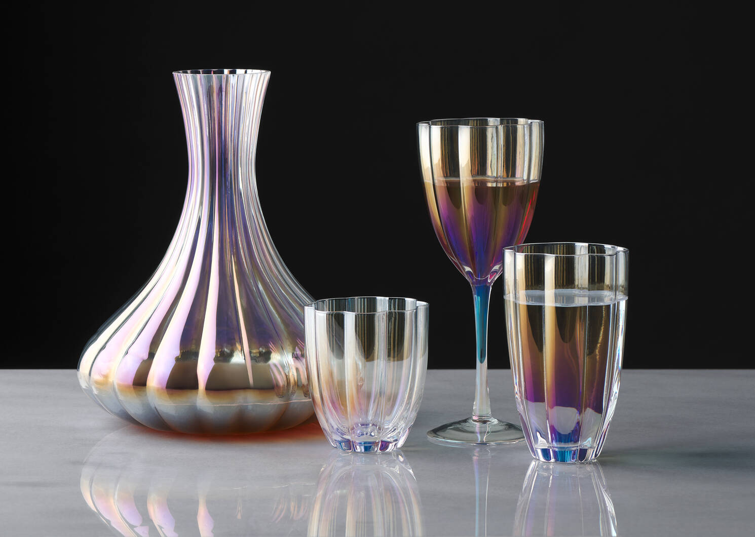 Phoebe Wine Glass Iridescent