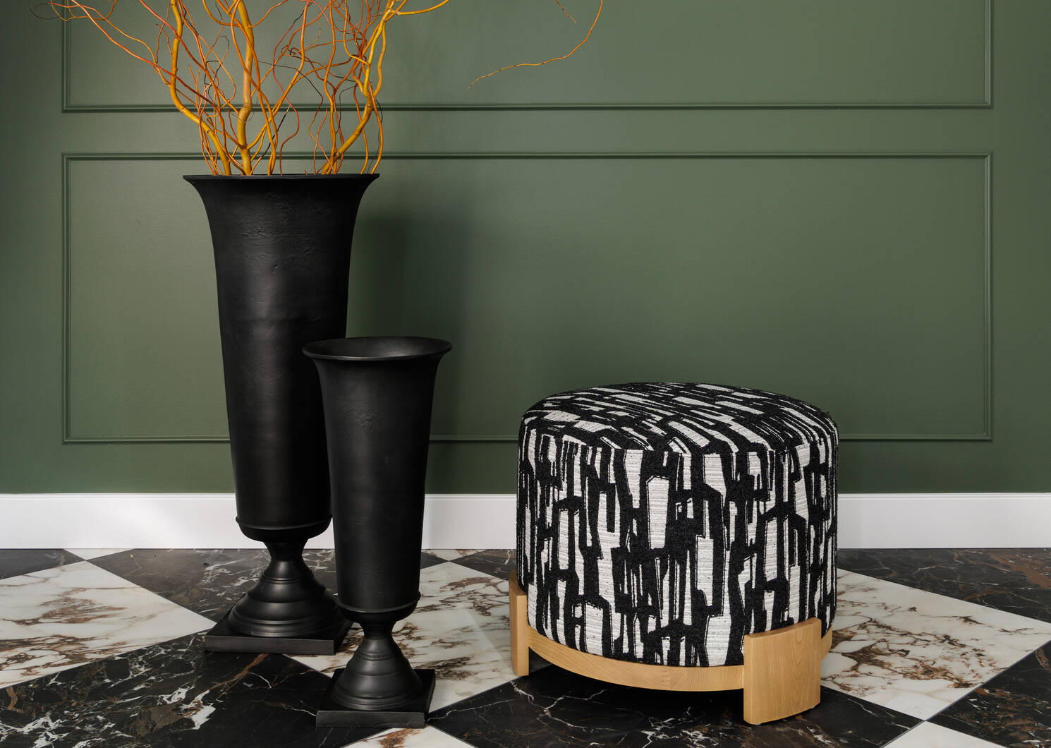 Grande urne en aluminium Aly Velji