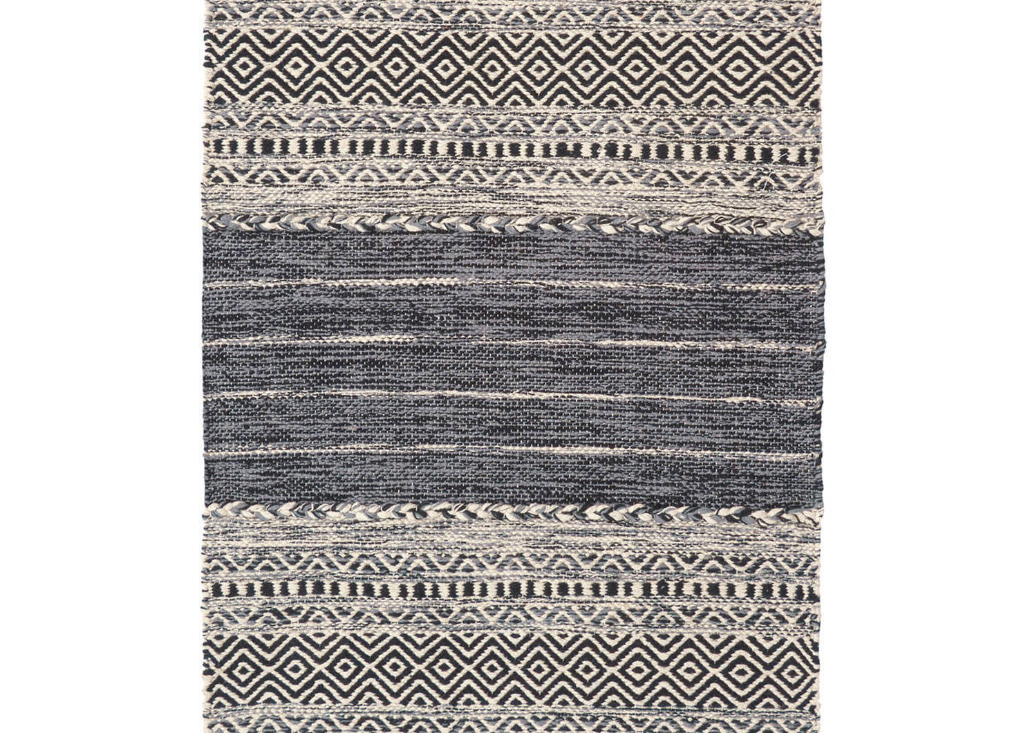 Ari Accent Rug - Black