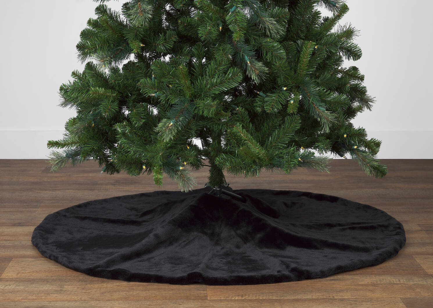 Flora Faux Fur Tree Skirt Black