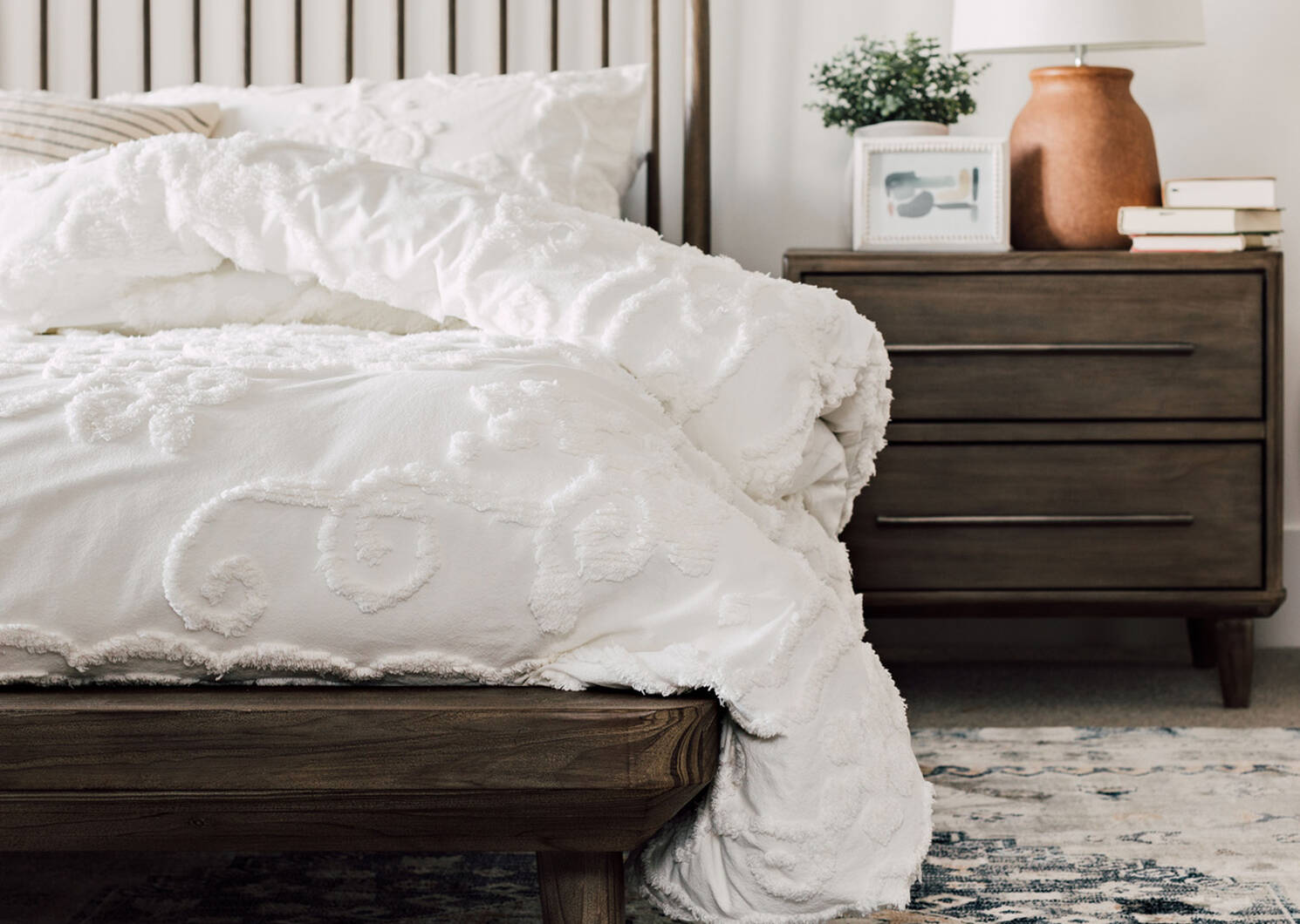 Luna Bed -Stone Pine