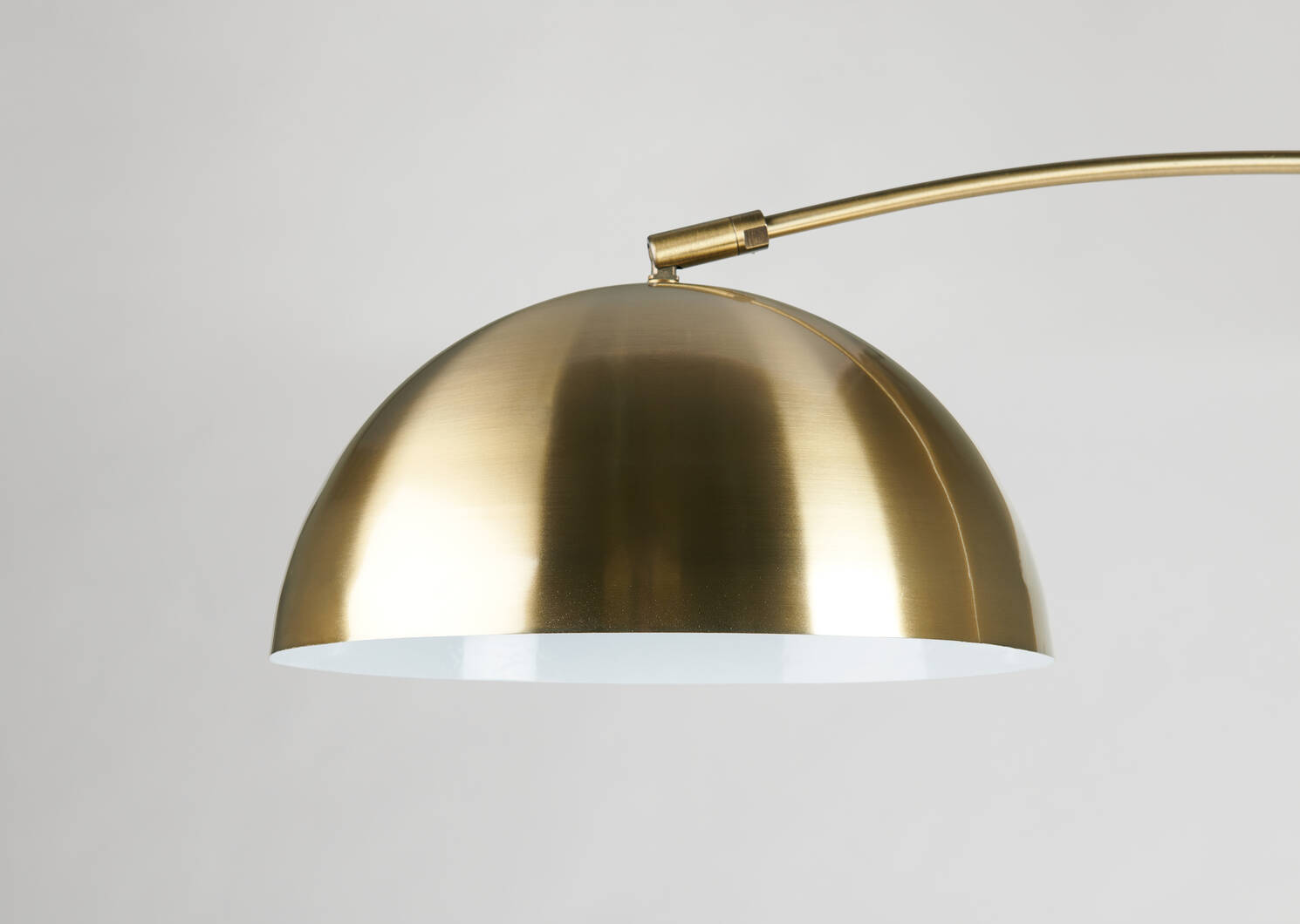 Lampe sur pied en arc DEL Mina