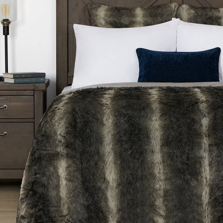 Fauna Faux Fur Bedspread King Grey Wo
