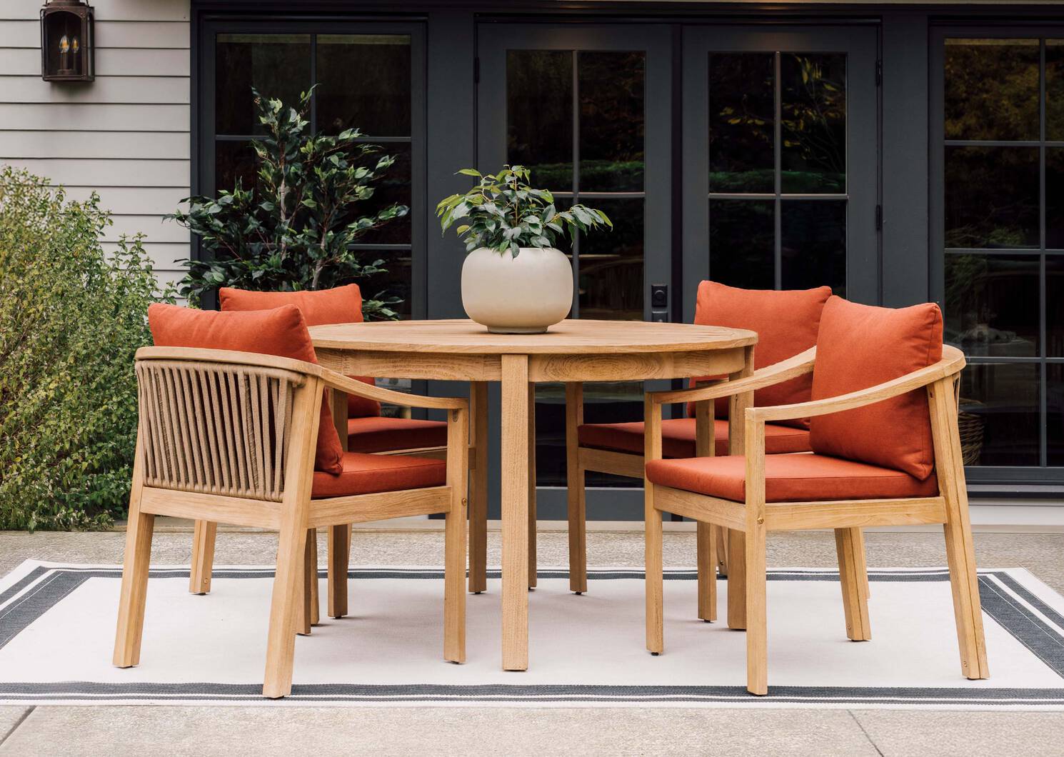 Balos Outdoor Rug 94x126 Natural/Black