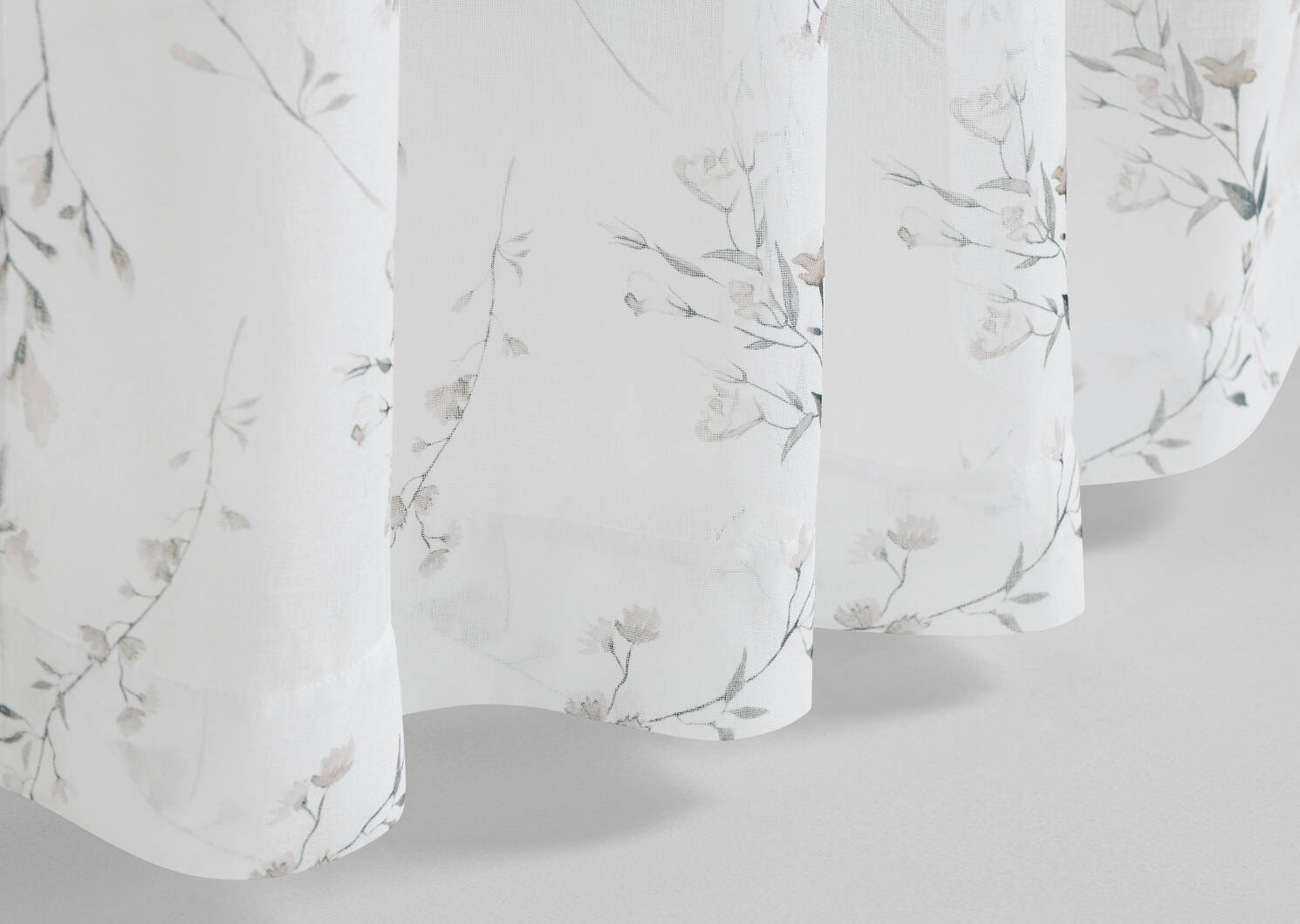 Sally Floral Sheer 96 Ivory/Multi