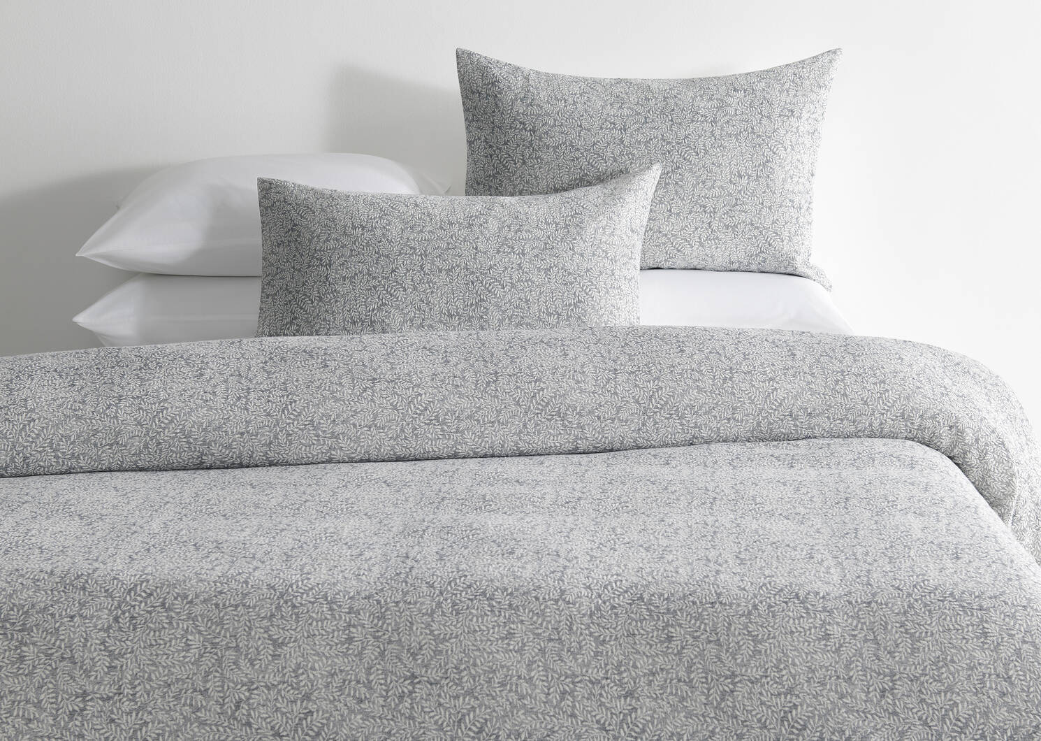 Catrin Cotton Duvet Set Queen Blue/Iv