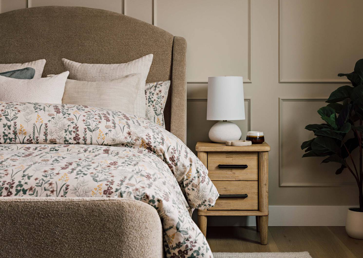 Saracino Bed -Arden Fawn