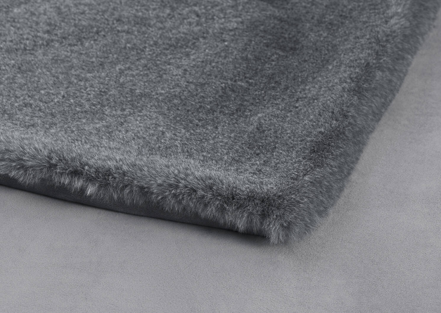 Kingston Faux Fur Throw Grey