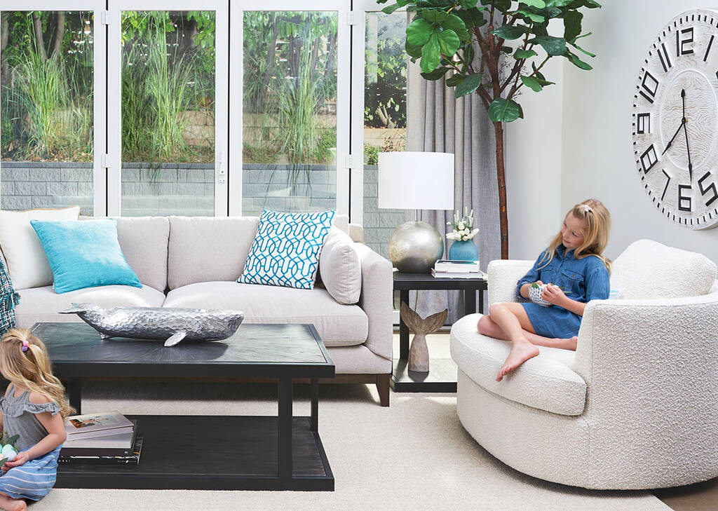 Beverly Swivel Chair -Amalie Ivory
