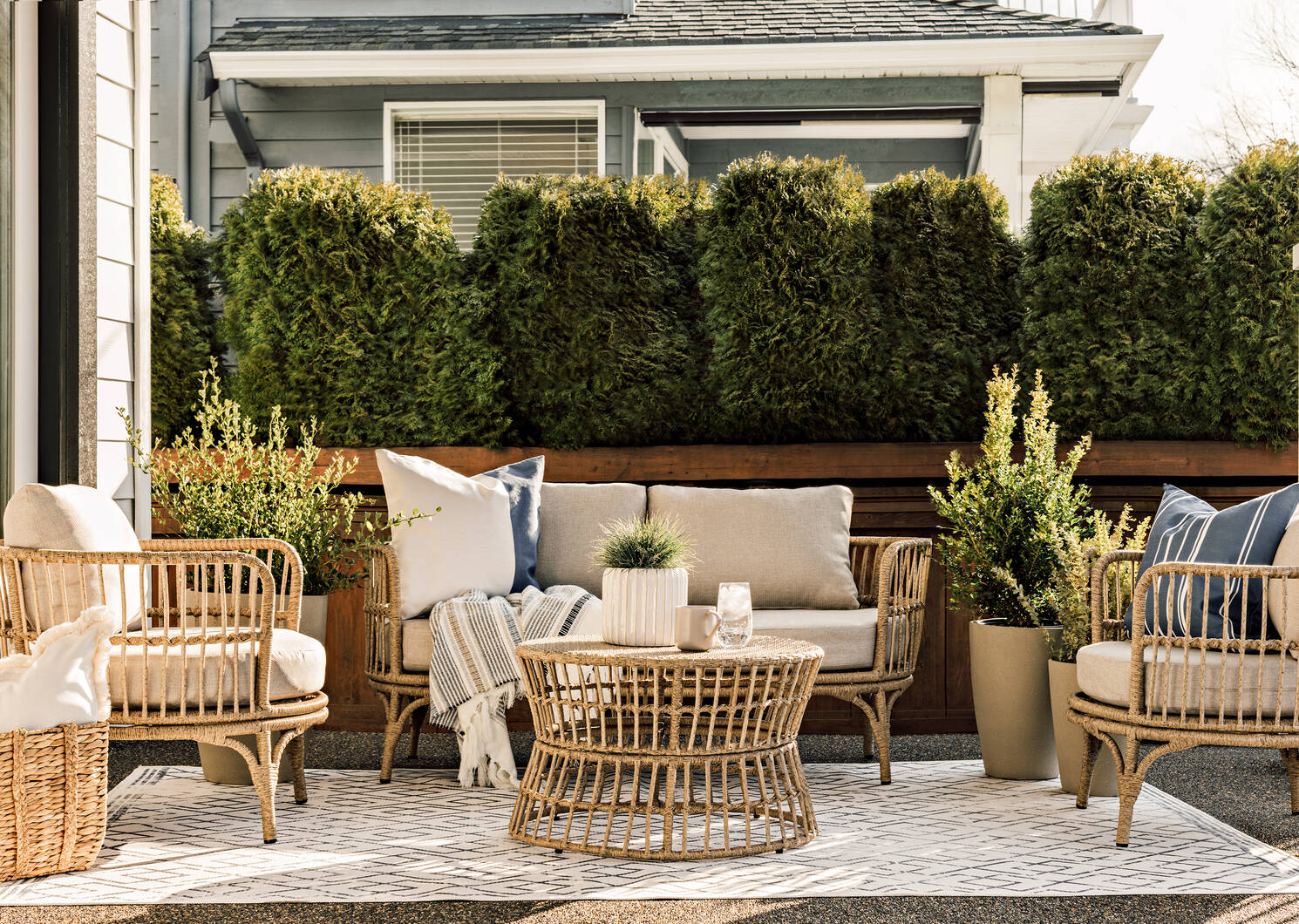 Brisa Outdoor Rugs - Grey/Black