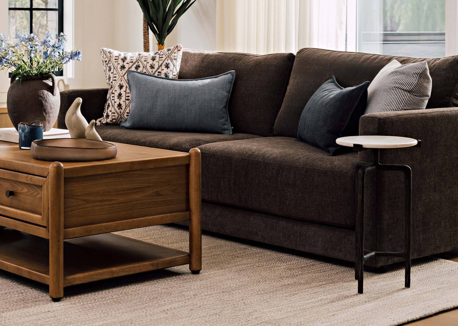 Rorik Accent Table -Bronze