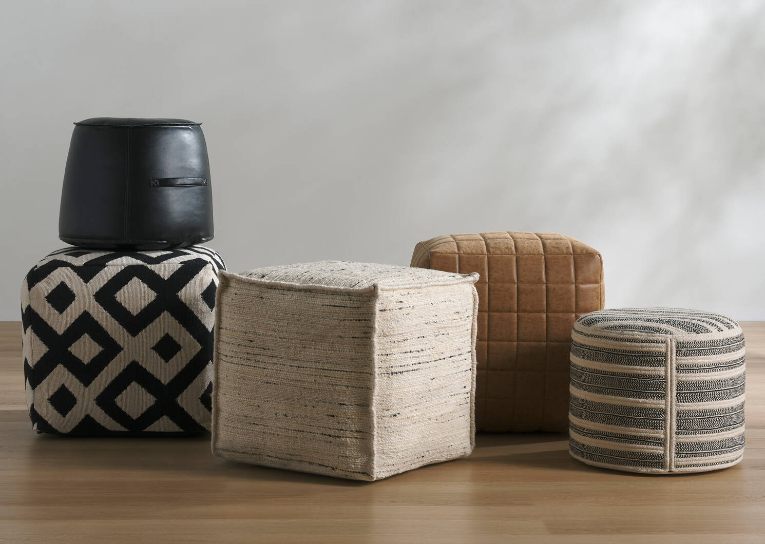 Pouf en similicuir Magnus noir