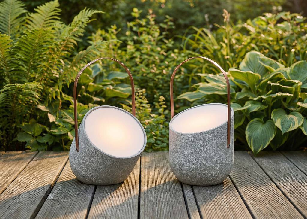 Davy LED Outdoor Lamp