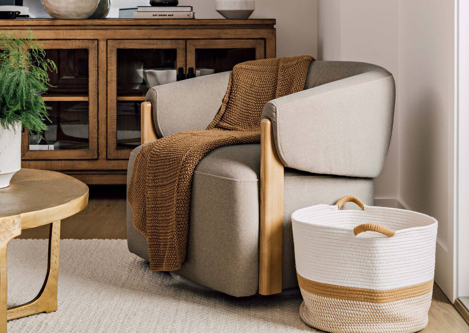 Nicholine Throw Caramel