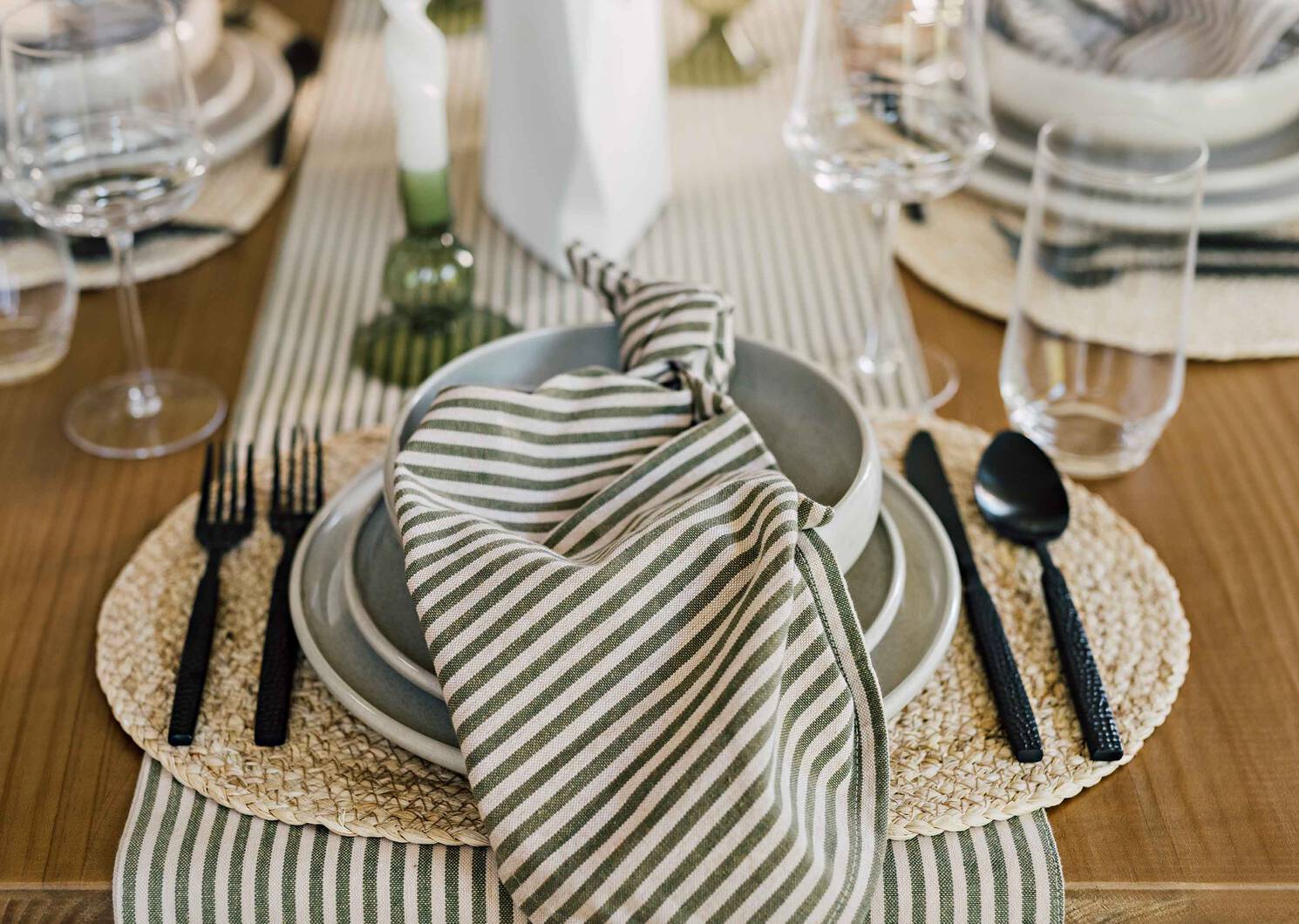 Simi Oval Placemat Natural