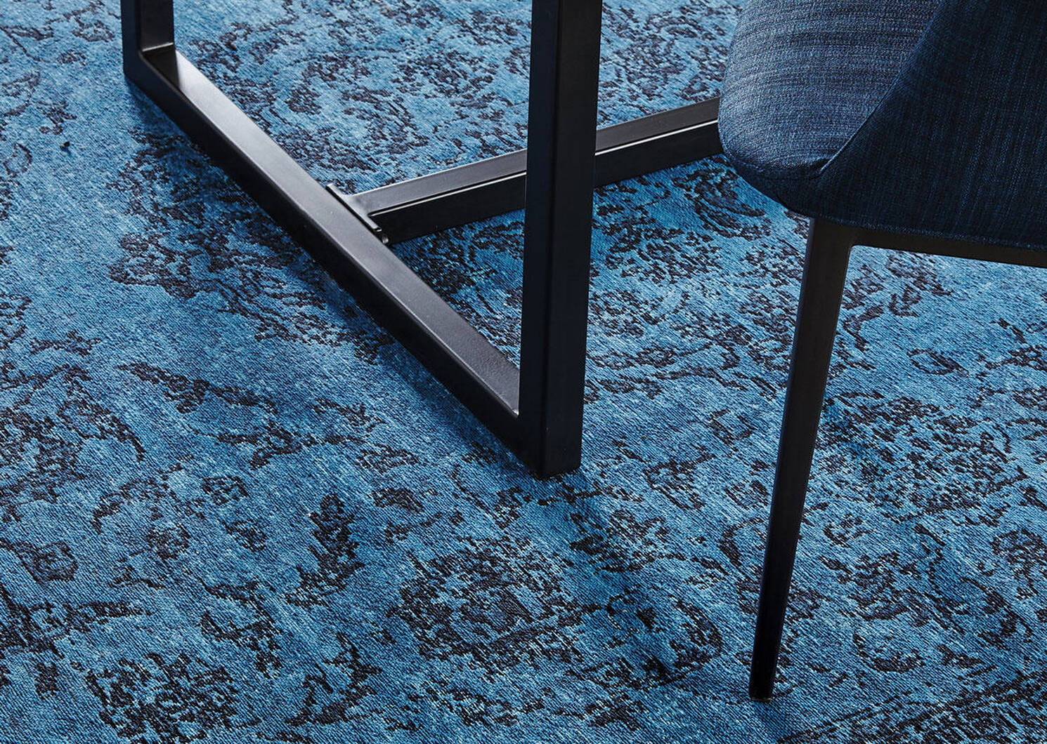 Classic Rug - Navy/Black