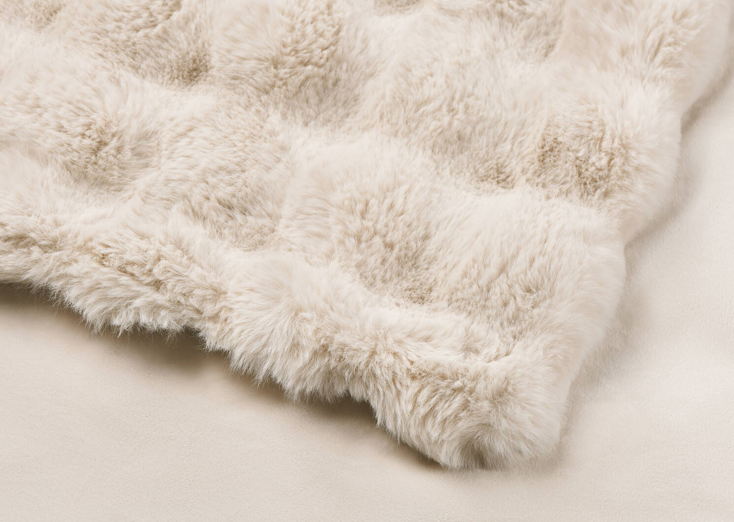 Zoey Faux Fur Throw Oyster