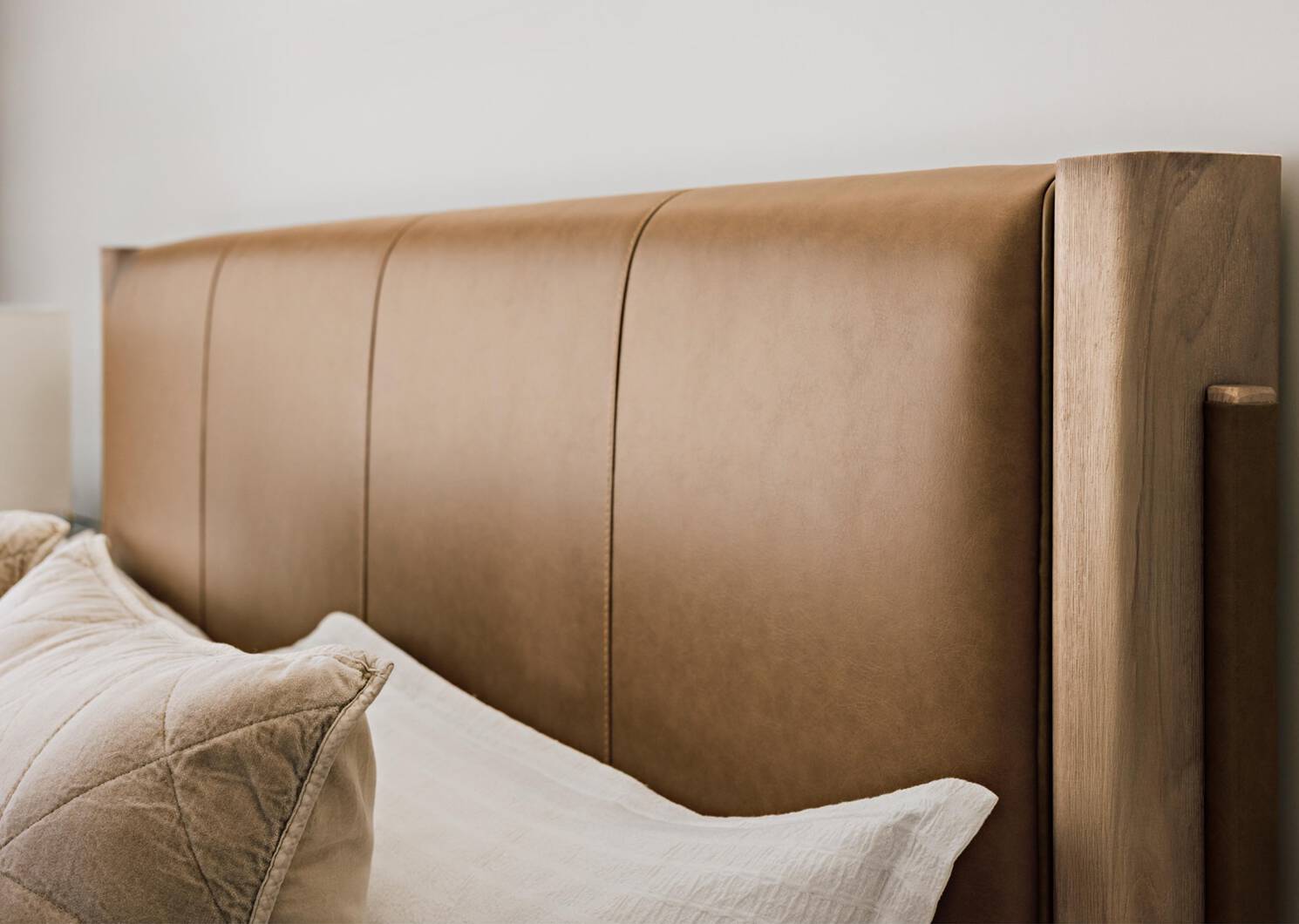 Hewing Bed -Bellissimo Tan, QUEEN