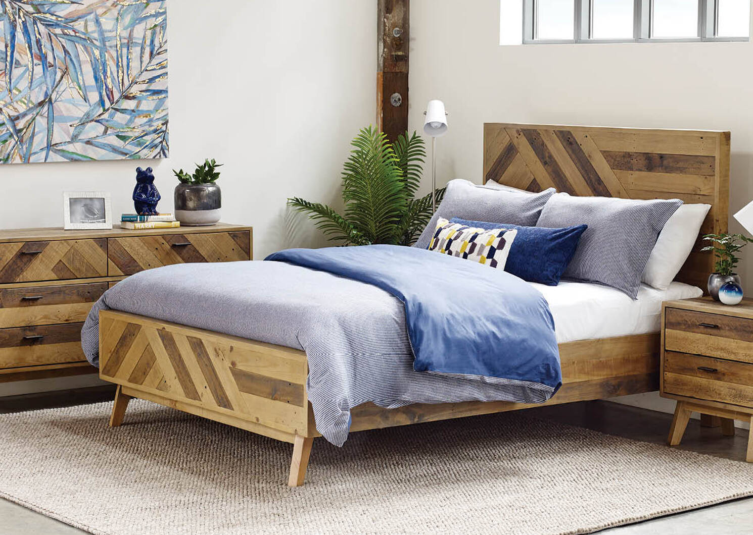 Sawyer Bed -Thompson Pine, QUEEN