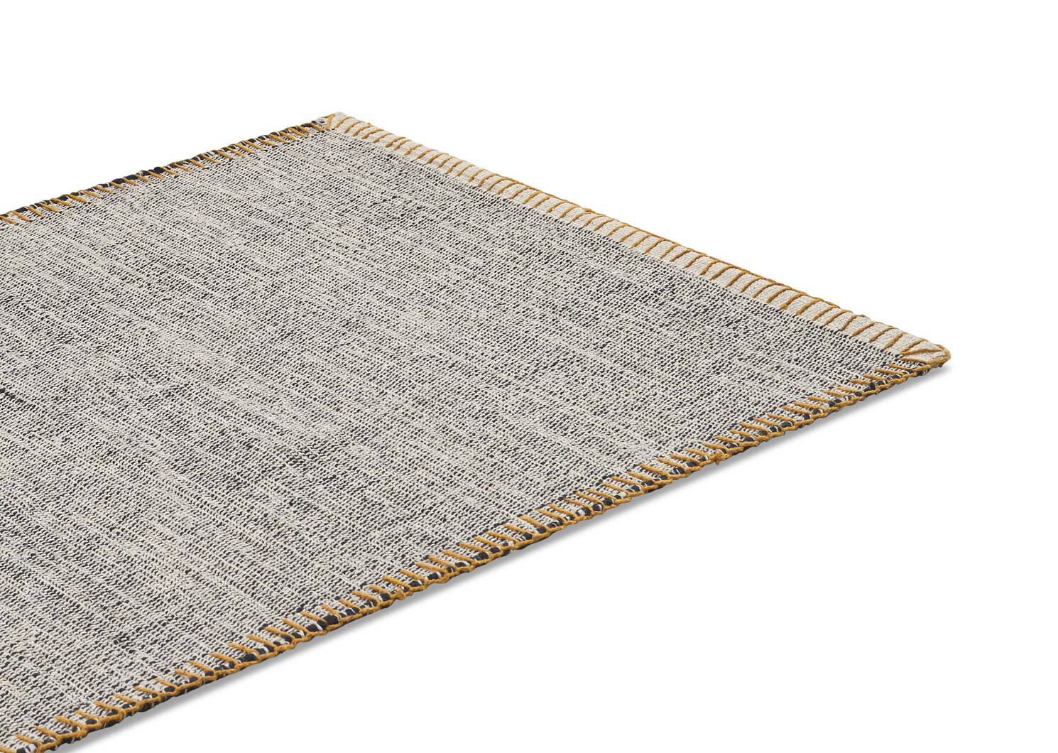 Arleigh Accent Rug - Black/Goldfield