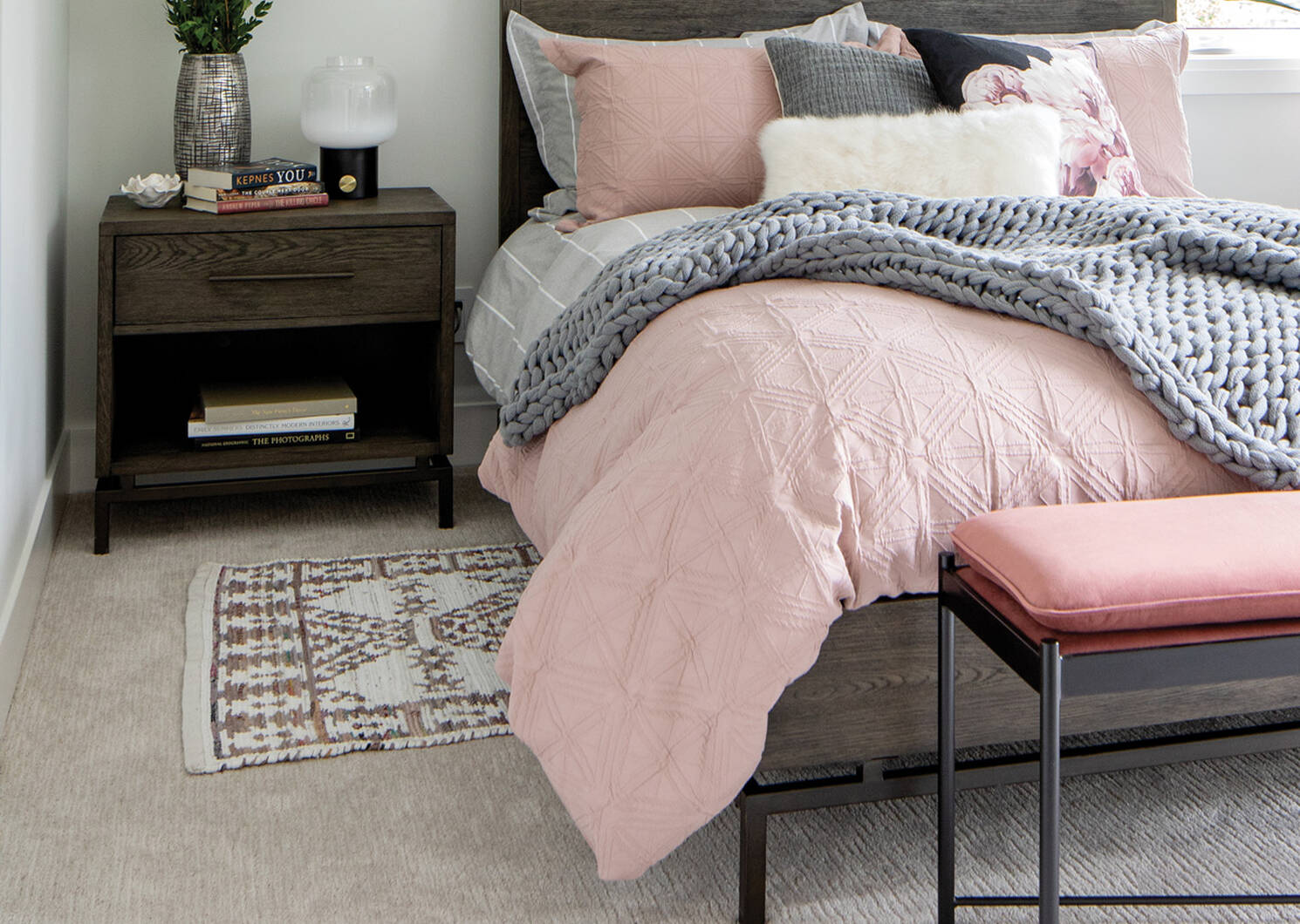 Aiden Bed -Delano Sable, KING
