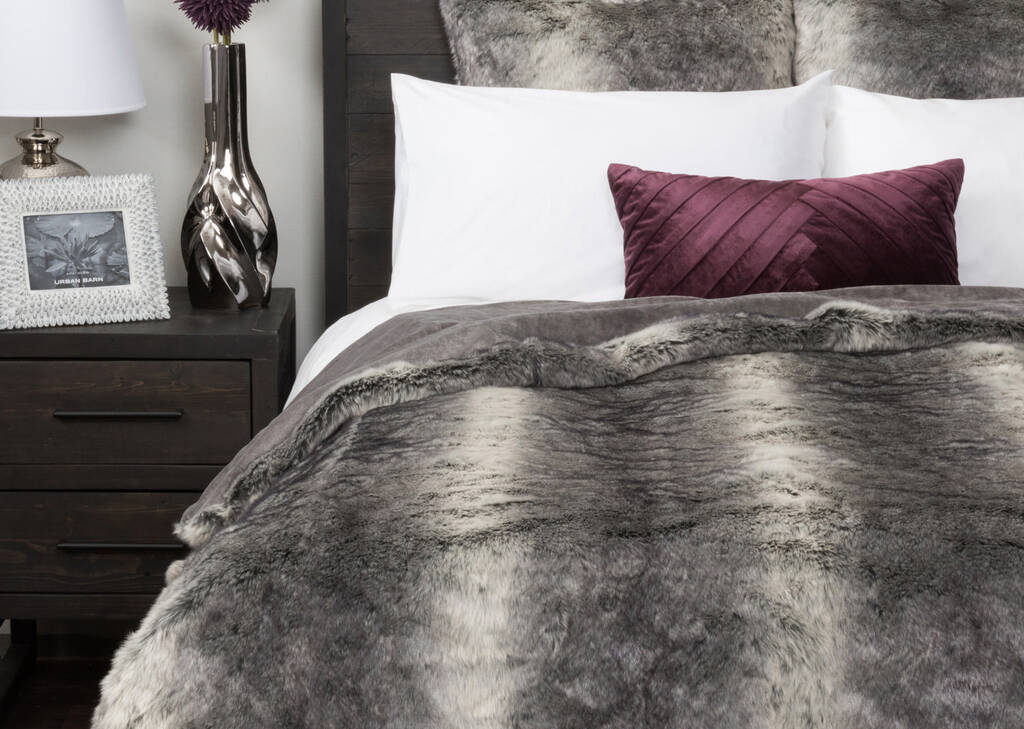 G couvre-lit fausse four. Sansa loup gr
