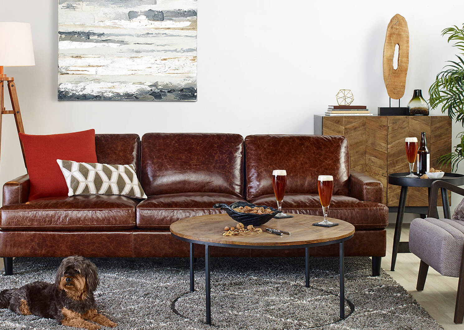 Canape En Cuir Savoy Personnalise Urban Barn With its deep seats and wide arms.