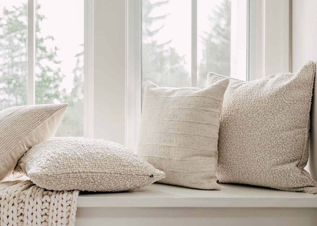 Cleo Boucle Pillow 20x20 Ivory