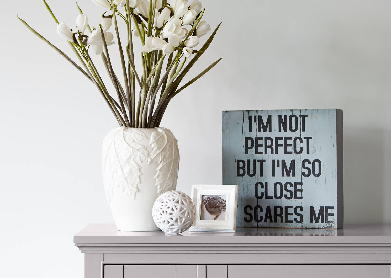 Sara Frame Set White