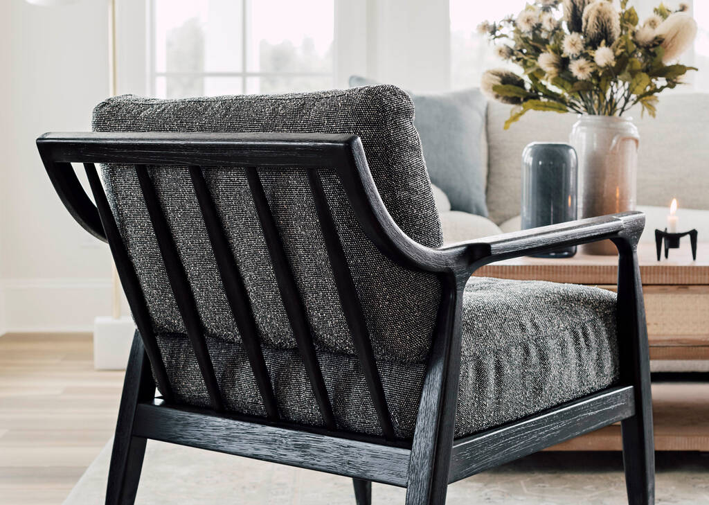 Pascal Armchair -Elias Pepper
