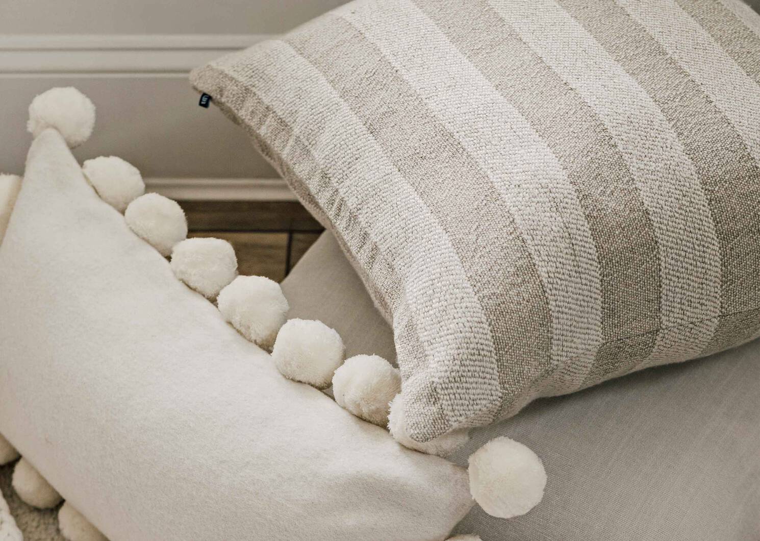 Colwick Linen Pillow 20x20 Sand/Ivory