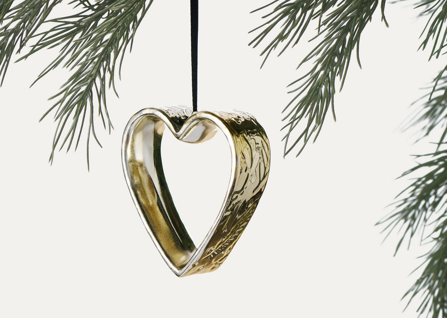 Fond Heart Ornament Silver