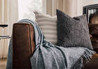 Coussin en coton Faith 20x20 gris foncé