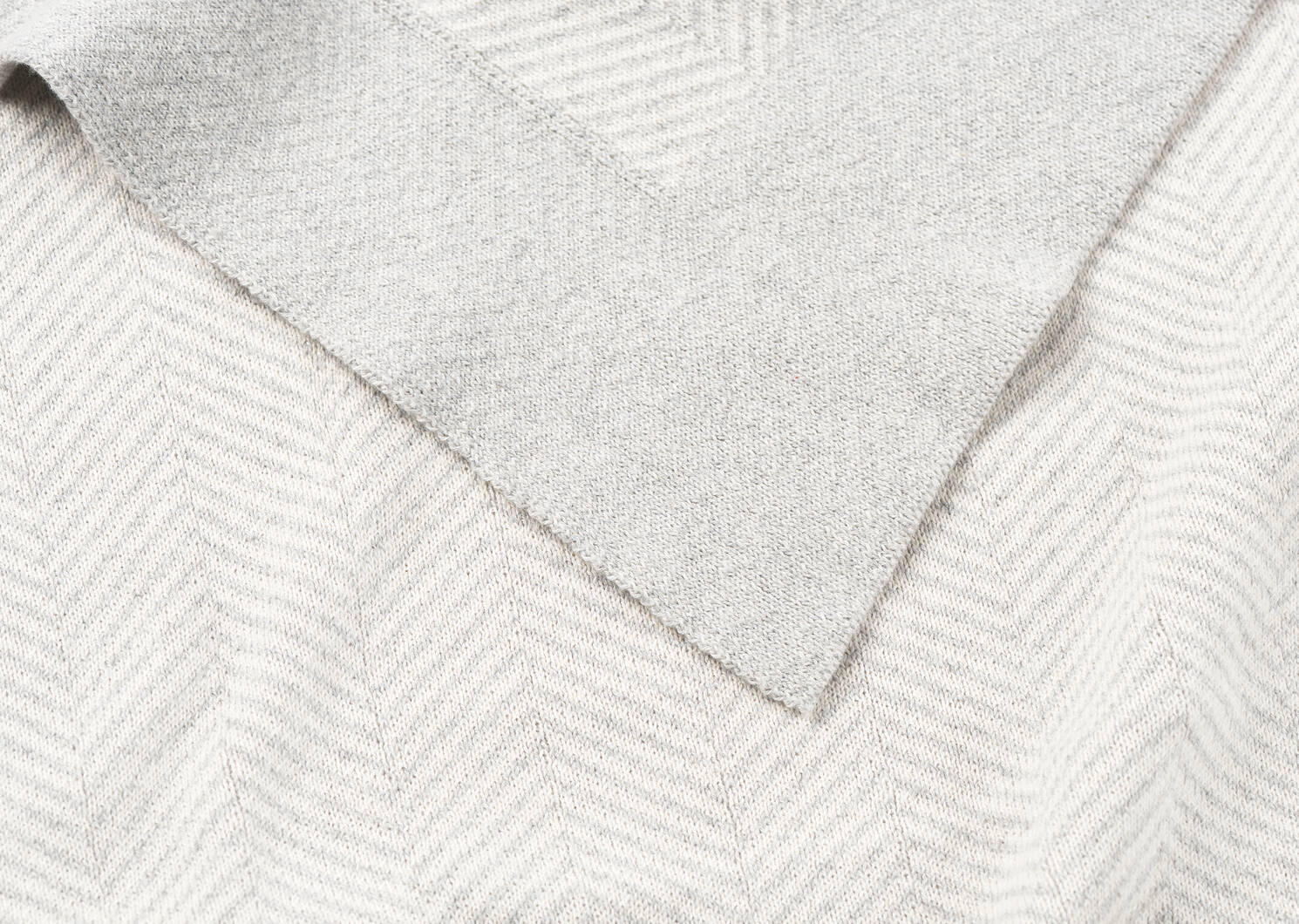 Delano Herringbone Throw Sand/Ivory