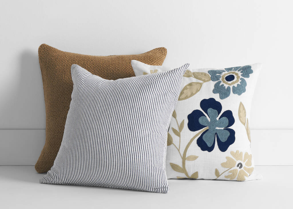 Suri Cotton Floral Pillow 20x20 Iv/Blue