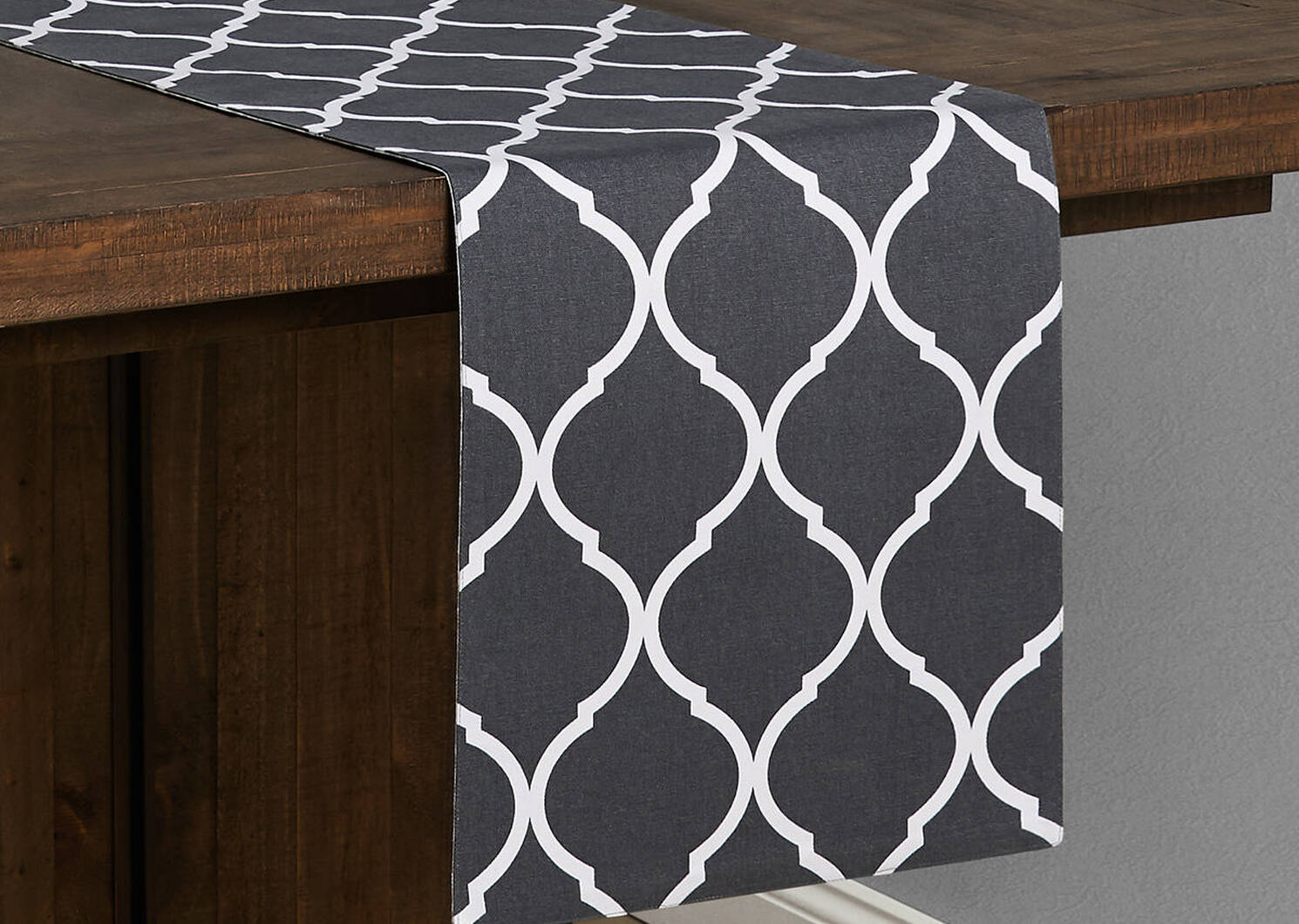 Trellis/Damask Table Runner Grey