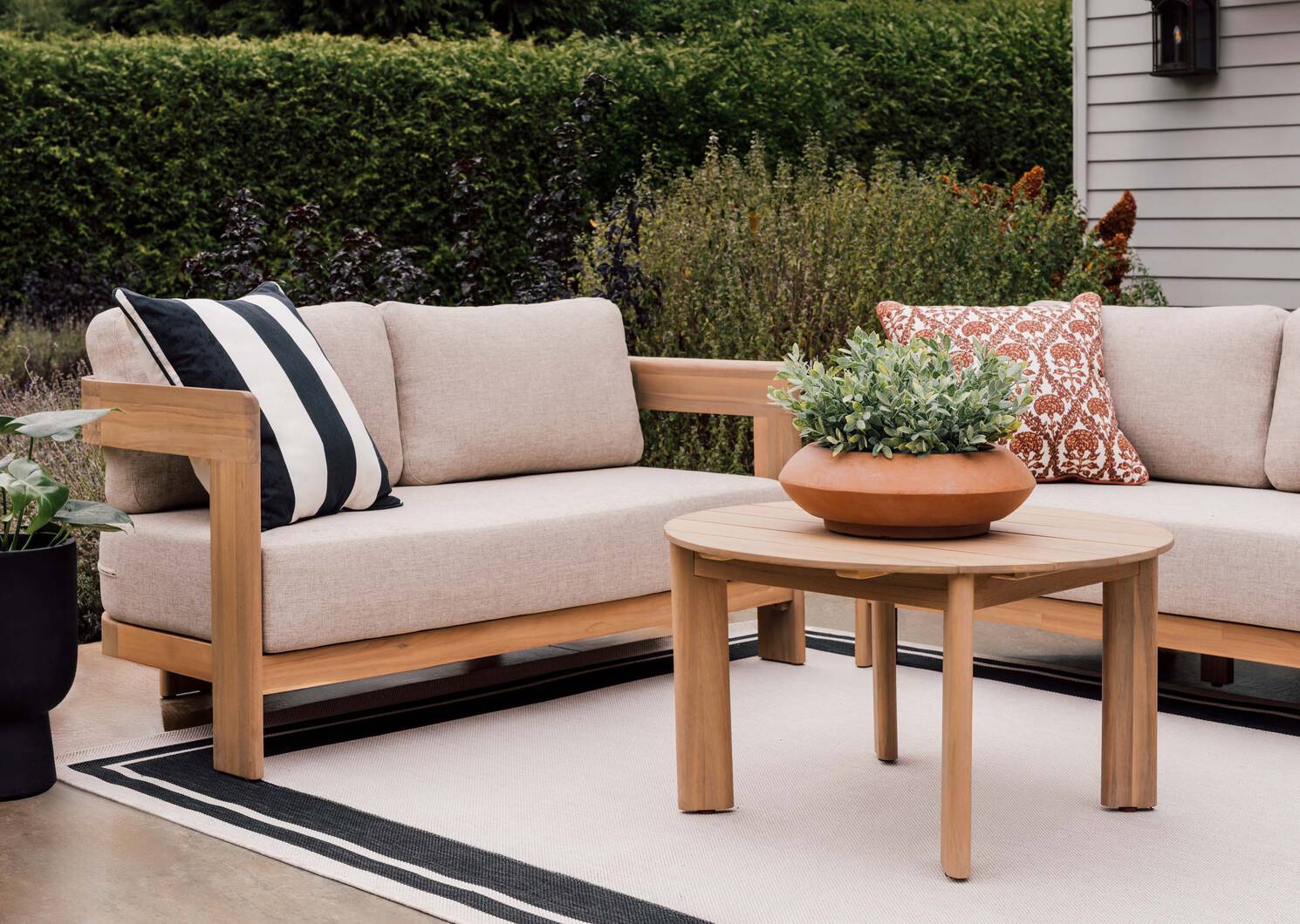 Balos Outdoor Rug 94x126 Natural/Black