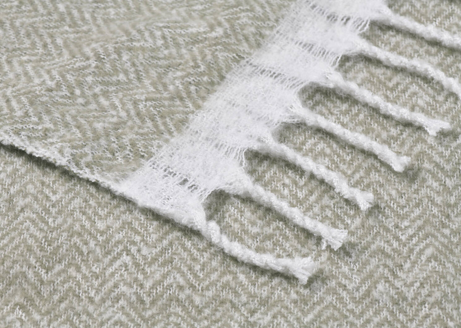 Dante Herringbone Throw Sage/Ivory